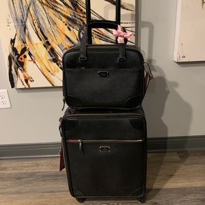 Kate Spade Carry On Luggage AND topper